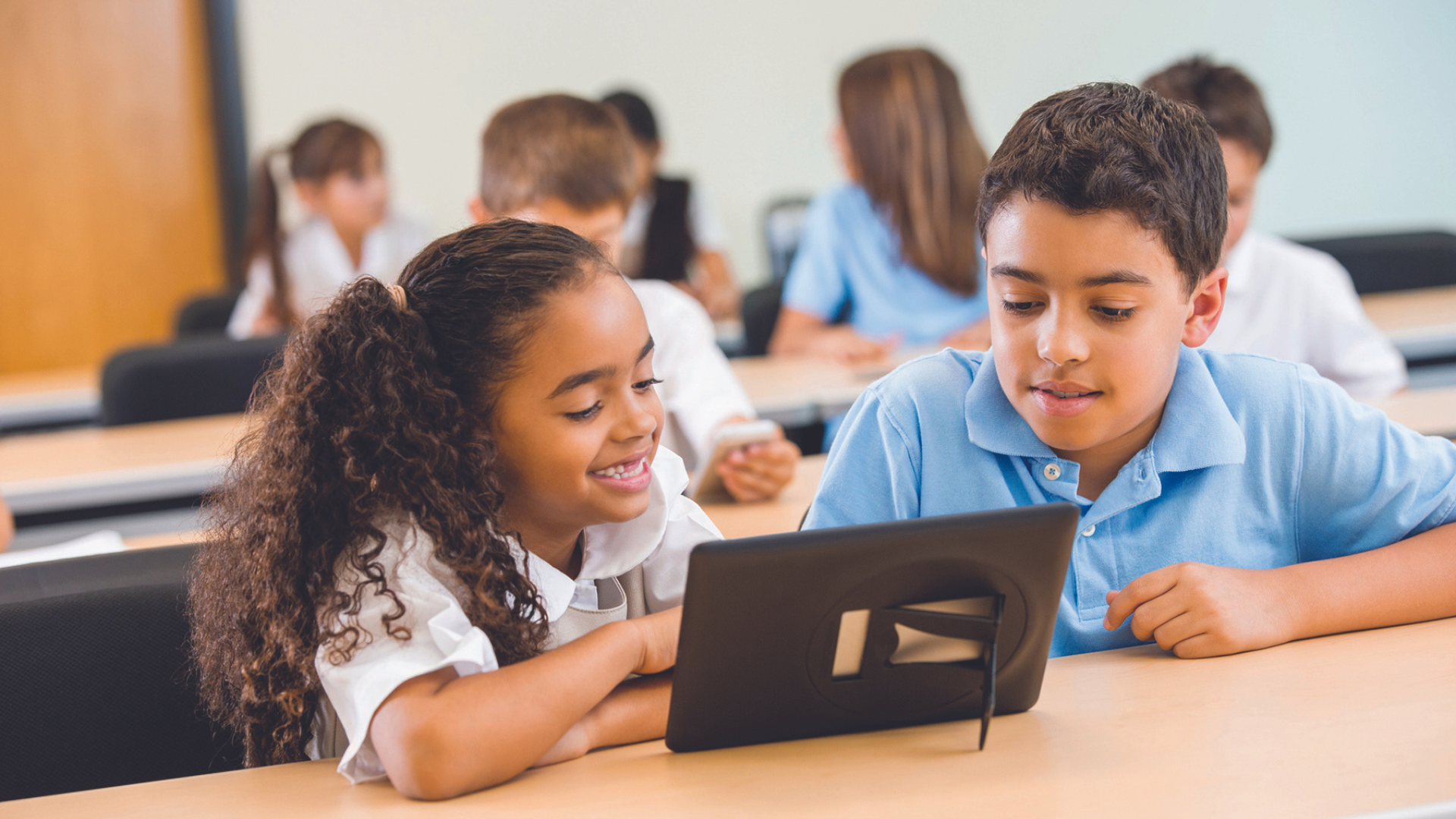 Students using tablet